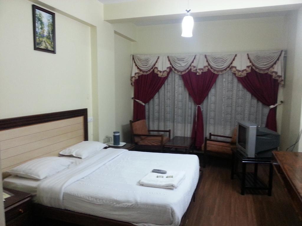 Hotel Preethi Palace Ooty Rom bilde