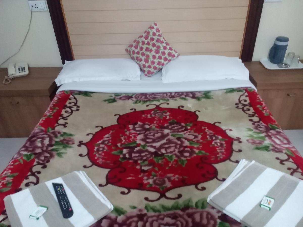 Hotel Preethi Palace Ooty Eksteriør bilde